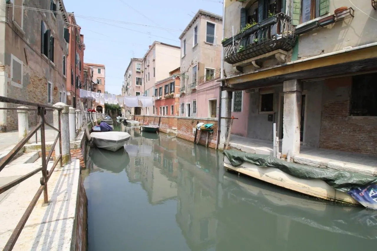 Veneziacentopercento Campaniel Apartment איטליה